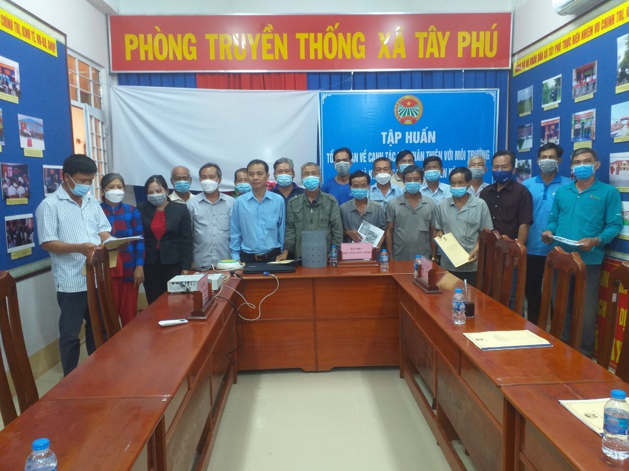 Tập huấn tại xã Tây Phú, huyện Thoại Sơn. Ảnh: ĐVCC